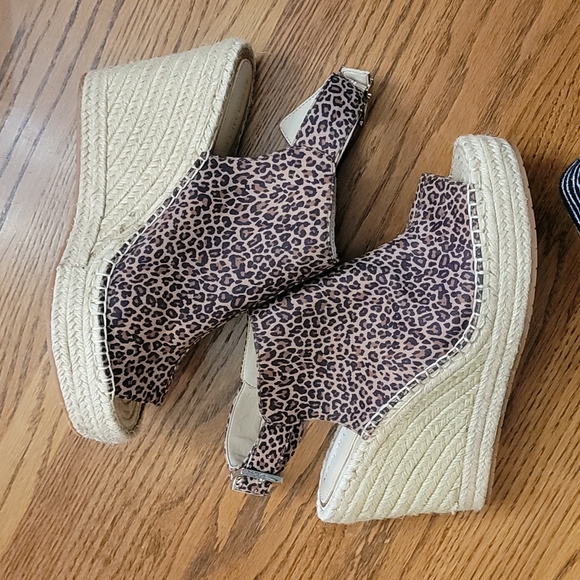 Kenneth Cole 'Olivia' Peep-Toe Espadrille Wedges - Picture 5 of 9